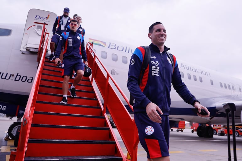 Los jugadores de la selección de Paraguay durante la llegada a la ciudad de El Alto.