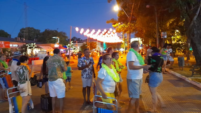 Fiesta Hawaiana: Pilar vibra con la mayor fiesta playera del país