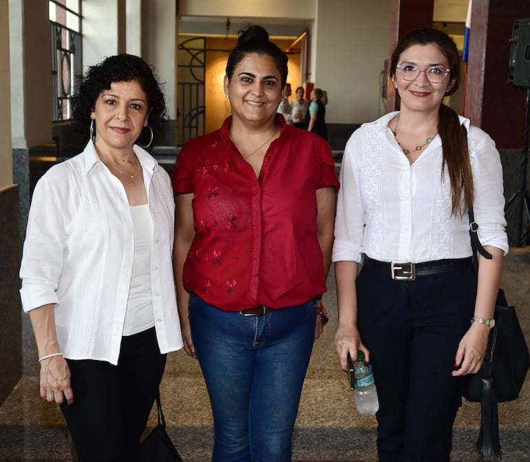 Graciela Britos, Ana Benítez y Sofia Vera.