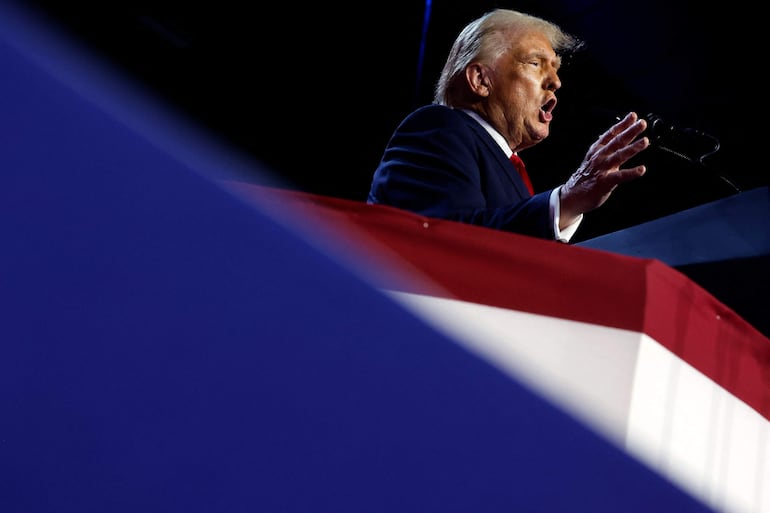 Donald Trump durante un acto electoral este miércoles en West Palm Beach, Florida.