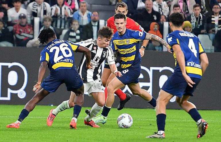 Juventus no pudo con Parma y se aleja del liderato