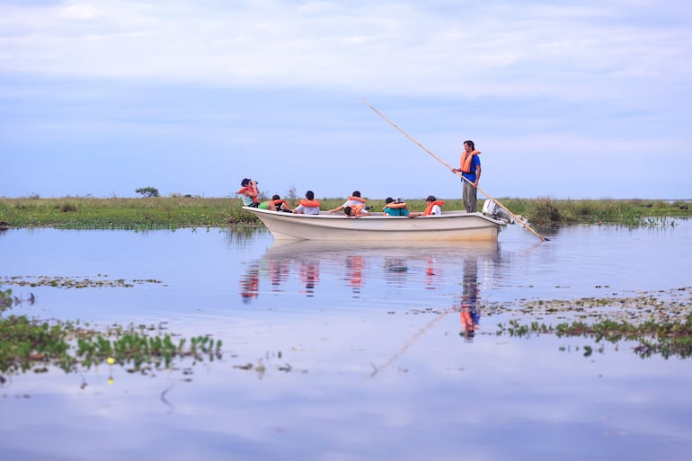 Pesca en los Esteros del Iberá, Corrientes.