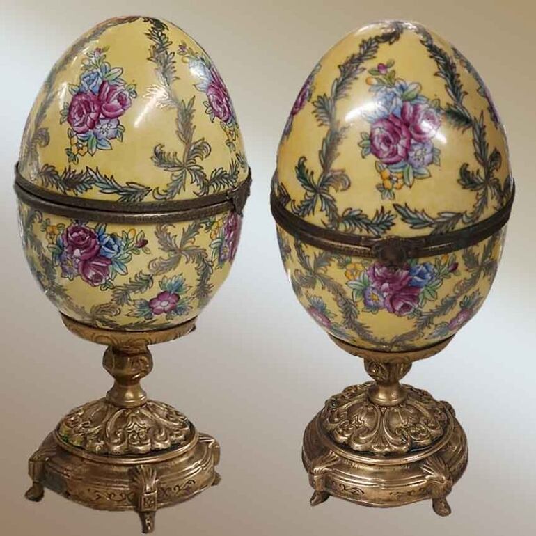 Huevos de Pascua estilo Fabergé, circa 1900.