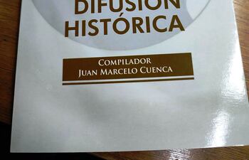 Juan Marcelo Cuenca (comp.), "Paraguay Eterno. 10 años de difusión histórica"