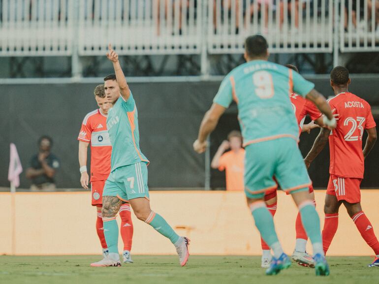 El paraguayo Matías Rojas, futbolista del Inter Miami. celebra un gol en el partido frente a Chicago Fire por la Major League Soccer de Estados Unidos.