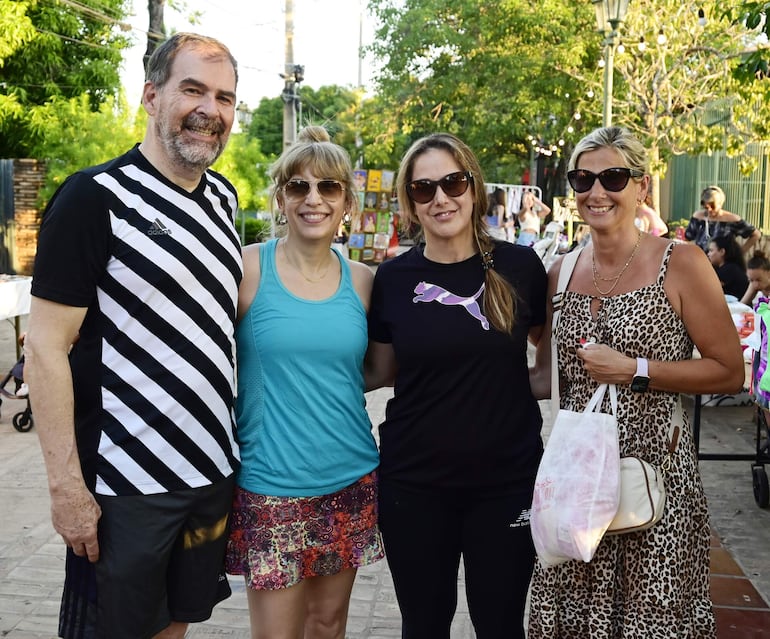 Enrique Díaz Benza, Celeste Doldán, Sandra Otazú y Gisela Poka.