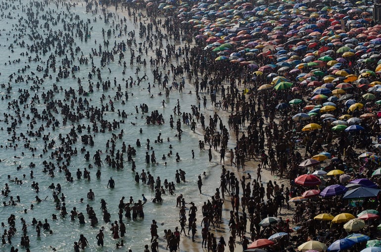 Playa de Rio de Janeiro ante la ola de calor.