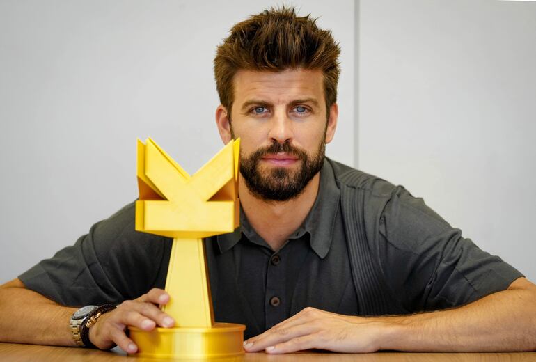 El exfutbolista del FC Barcelona, Gerard Piqué, creador y presidente de Kosmos Studios y presidente de la Kings League, aconsejó a Rosalía y Rauw Alejandro.