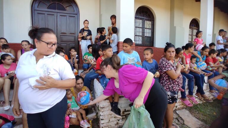 Niños de distintas localidades carenciadas recibirán juguetes y golosinas.