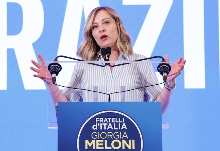 La Primera Ministra italiana, Giorgia Meloni, habla con periodistas sobre las elecciones al Parlamento Europeo en la sede de los Hermanos de Italia (Fratelli d'Italia) en Roma, Italia.