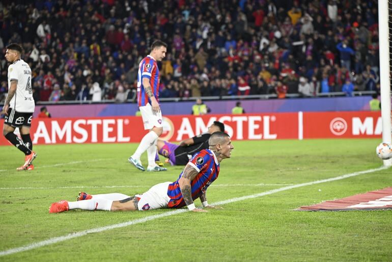 Cerro Porteño solo pudo empatar con Colo Colo y jugará la Sudamericana