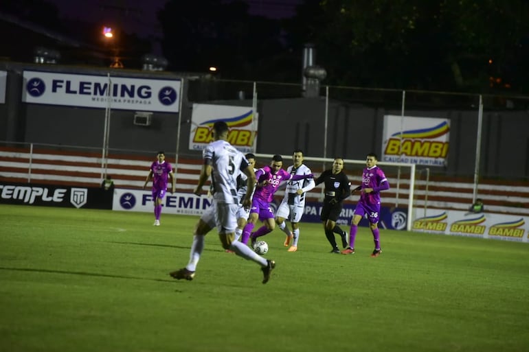 Tacuary y Libertad empataron sin goles