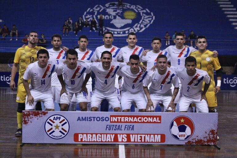 Selección paraguaya que disputó dos amistosos contra Vietnam, la semana pasada.