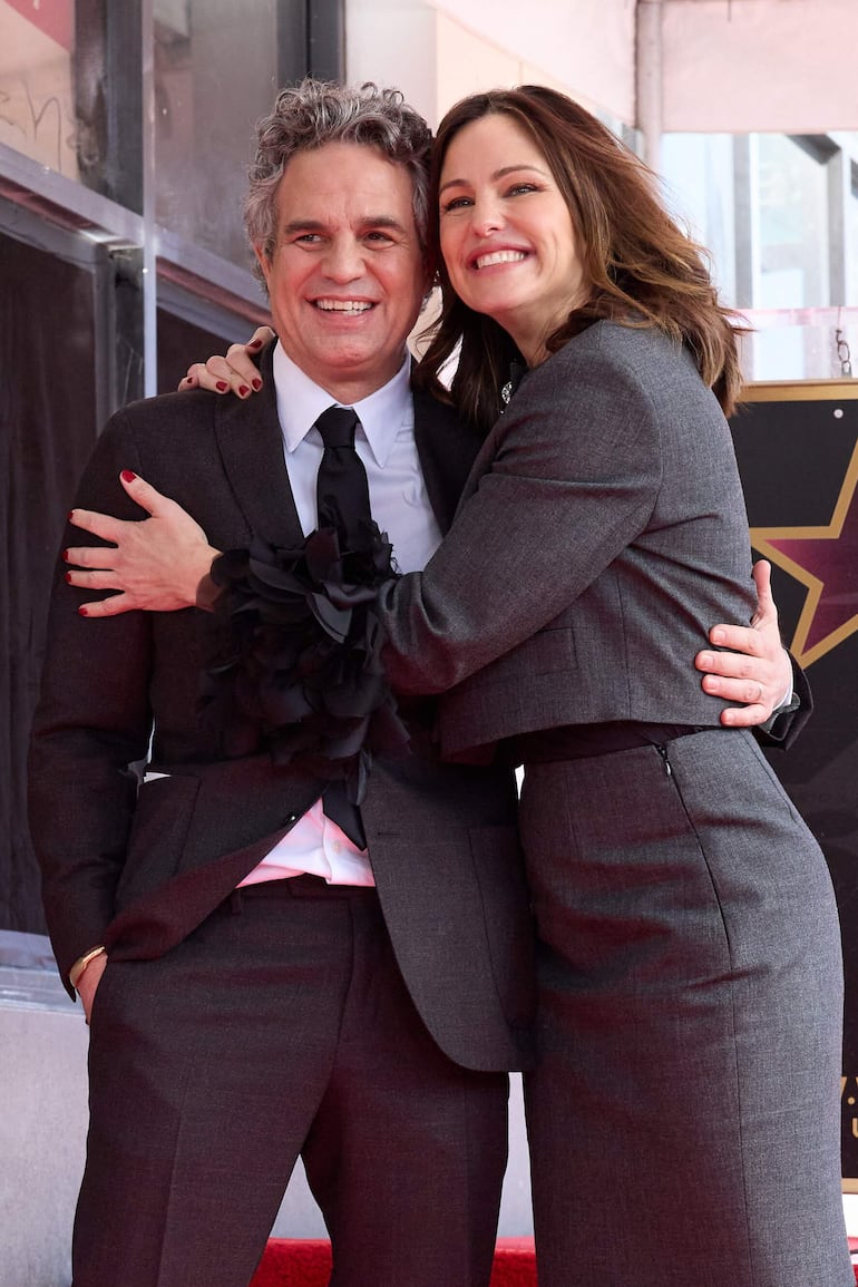 El actor Mark Ruffalo con su gran amiga Jennifer Garner (EFE/EPA/ALLISON DINNER)
