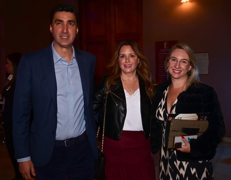 José Brítez, Gabriella Gabitto y Luciana Braconi.