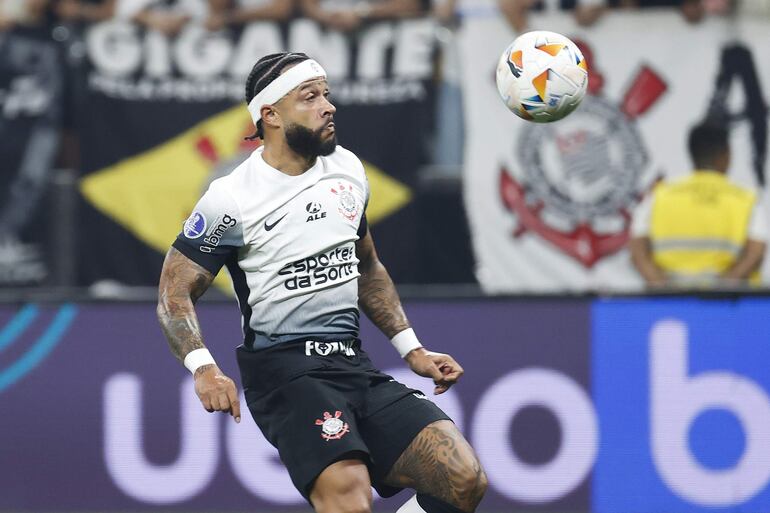 Memphis Depay de Corinthians