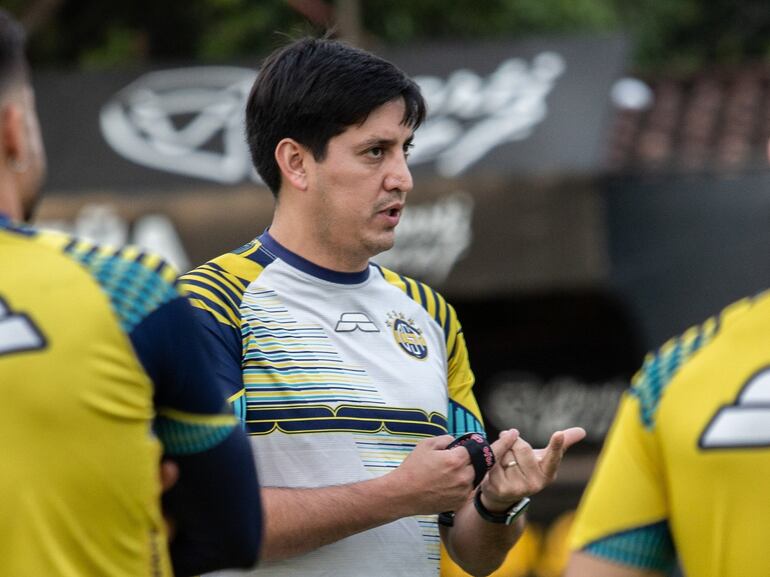 José Arrúa, entrenador del Sportivo Trinidense.