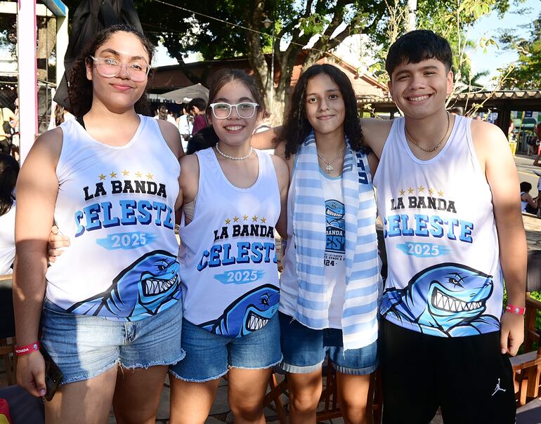 Luciana Arévalo, Guadalupe Ayala, Gabriela Giménez y Facundo Enciso.