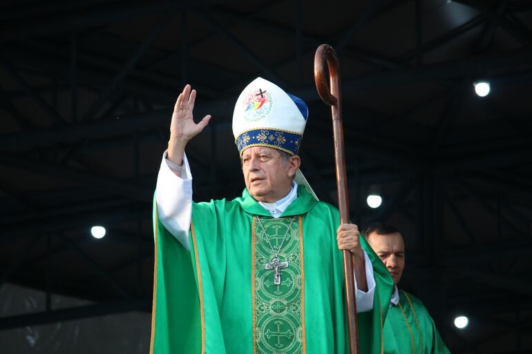 El obispo de la diócesis de Caacupé, Monseñor Ricardo Valenzuela recha su precandidatura a la presidencia de la República.