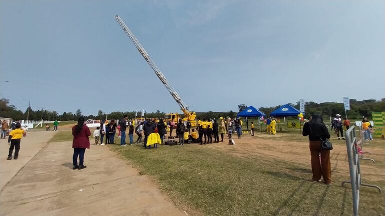 Niños disfrutaron de una mañana carga de actividades por el día del bombero.