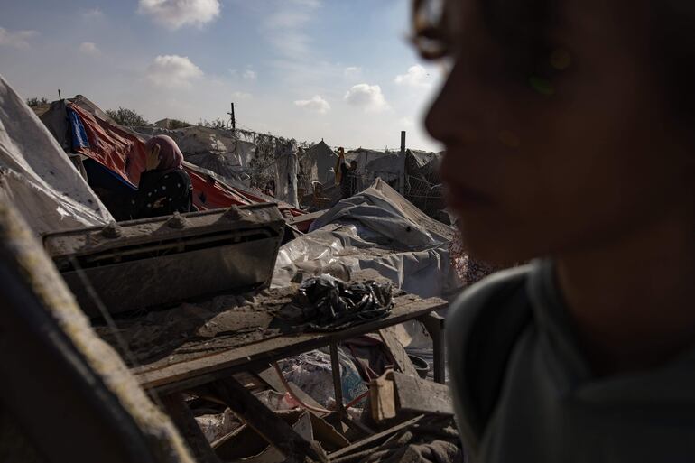 Destrucción en Khan Younis después de un bombardeo israelí, 13 de noviembre de 2024. EFE/EPA/HAITHAM IMAD