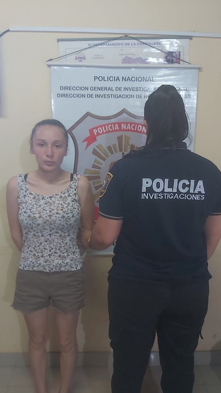  Pamela Beatriz Ramírez Coronel, en la base de Investigaciones en Caacupé.