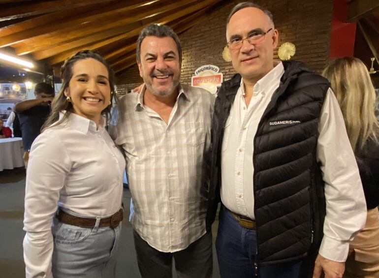 Ruth Niz, Jair de Lima y Rolando Mariotti.