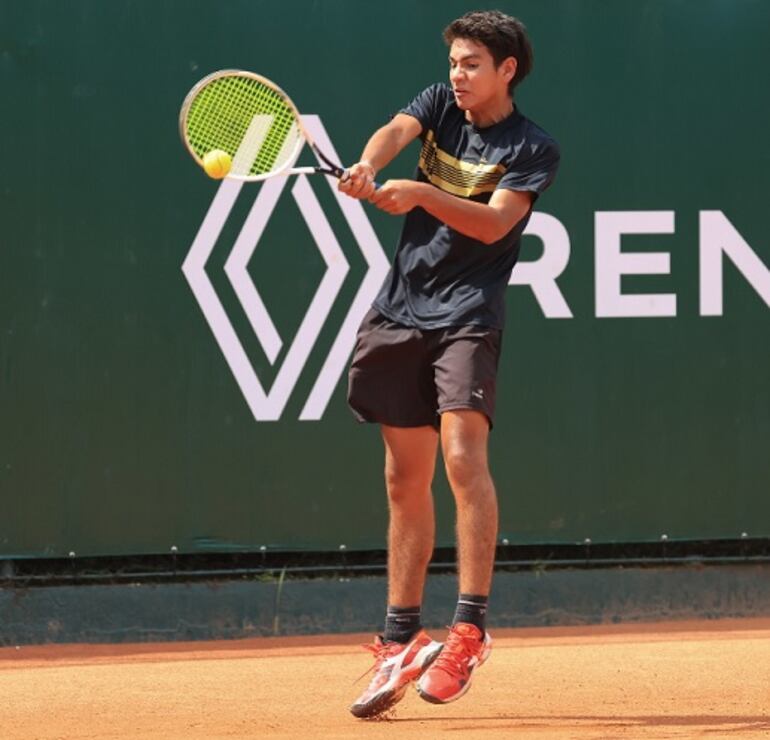 Alex Santino Núñez sigue avanzando en el torneo J60 Itajaí, en Brasil, en la categoría 18 años.