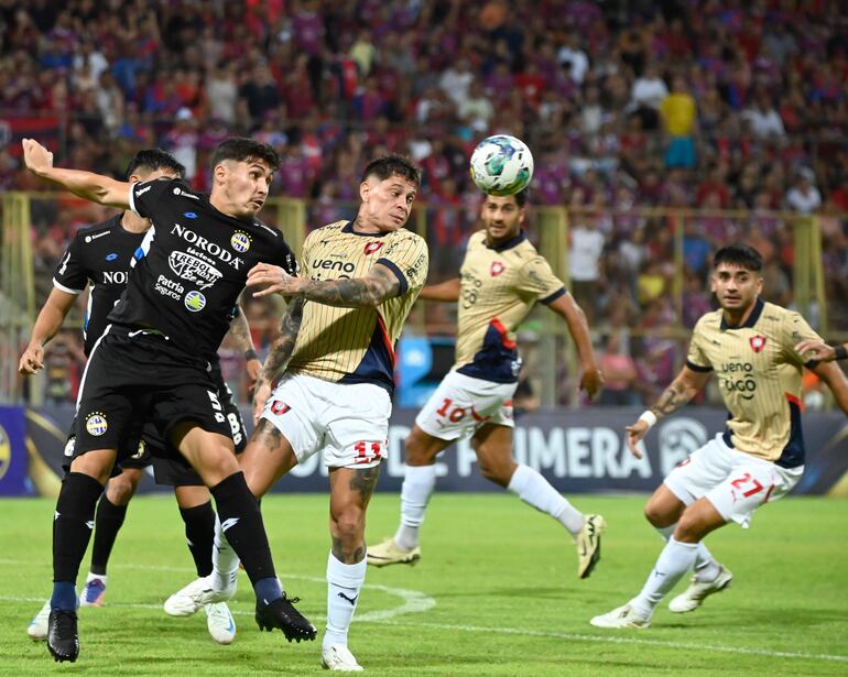 El partido Trinidense vs. Cerro Porteño se disputó en el ueno Villa Alegre de Encarnación.