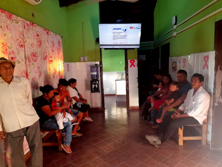 La precariedad sanitaria en el Alto Paraguay es la constante, la fotografía ilustra pacientes en el Hospital Regional de Fuerte Olimpo