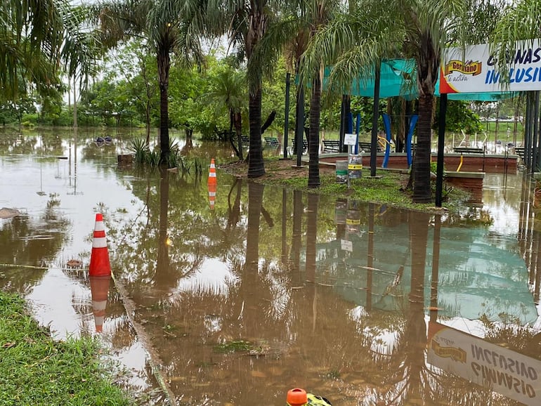 Así se encuentra el Parque Ñu Guasú este lunes, tras el temporal.