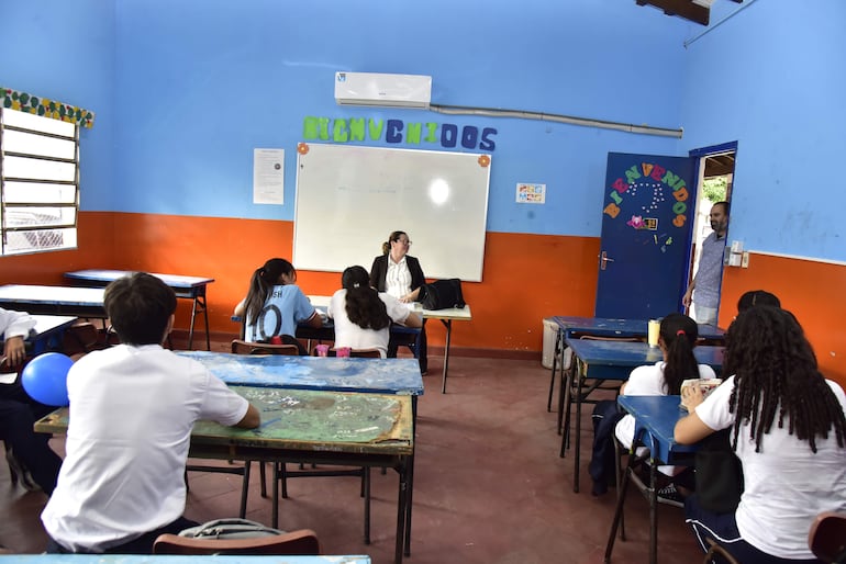 El año lectivo 2024 en las instituciones educativas públicas arrancó este viernes.