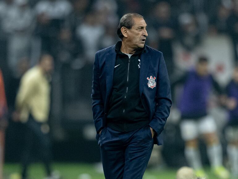 El argentino Ramón Díaz, entrenador del Corinthians, en el partido frente a Criciúma por la fecha 17 de la Serie A de Brasil.