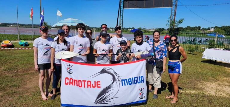 Atletas de canotaje del Club Nacional de Regatas El Mbiguá se destacaron en Encarnación.