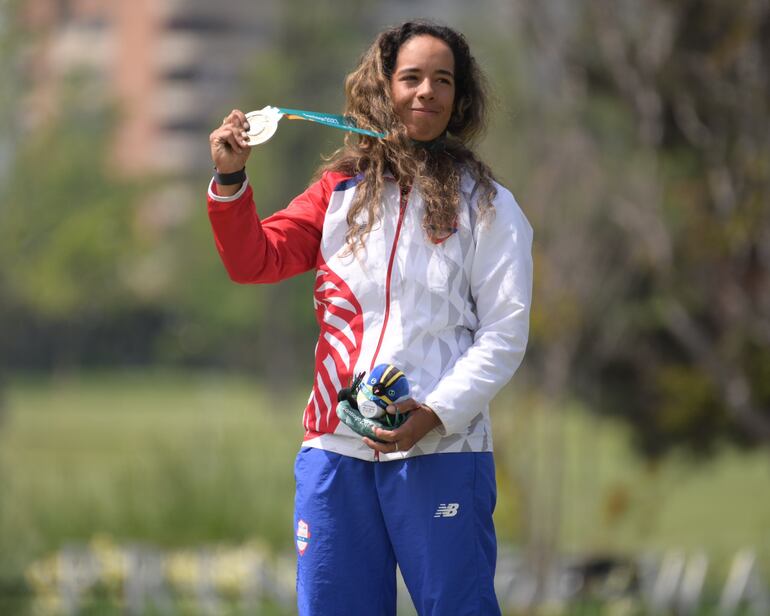 Sofía García en la cima de Santiago 2023 con la anhelada presea de oro.