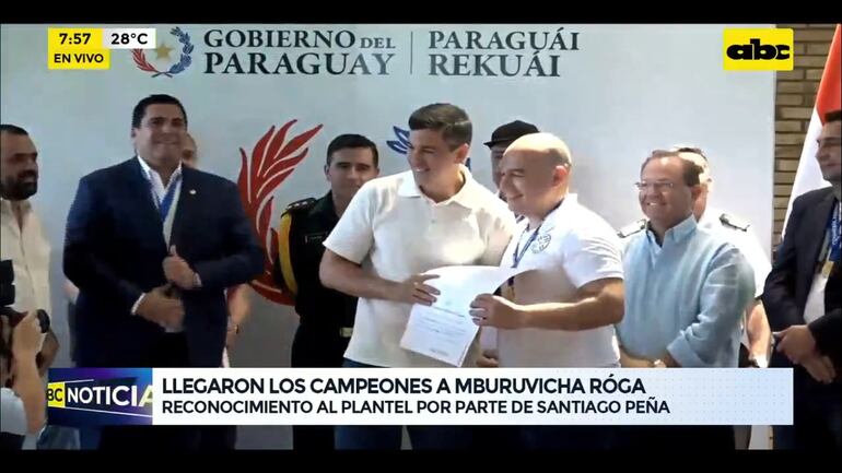 Santiago Peña, presidente de la República, realizó un reconocimiento a la selección paraguaya Sub 23.