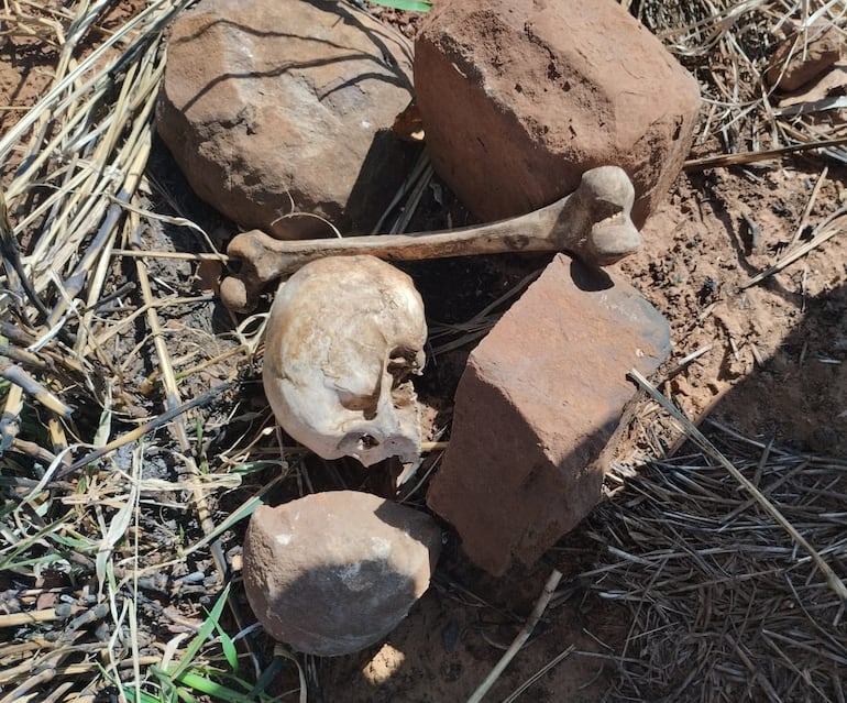 Los restos hallados en el interior de la propiedad rural ubicada en la colonia Estrella, a unos 70 kilómetros de Pedro Juan Caballero.