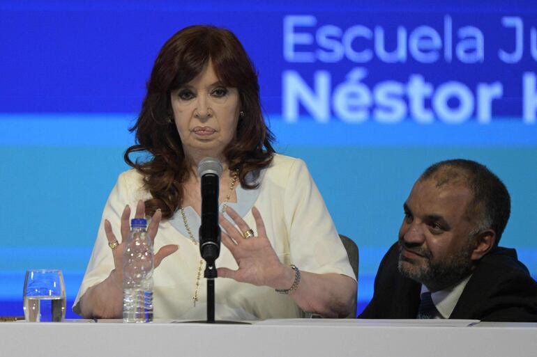 El expresidenta y actual vicepresidenta de Argentina, Cristina Fernández de Kirchner, durante un discurso en Buenos Aires.