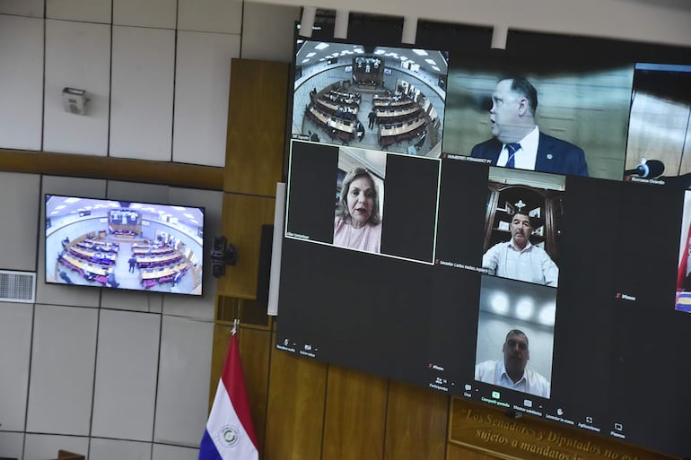 Reunión de la Comisión de Asuntos Constitucionales de la Cámara de Senadores.