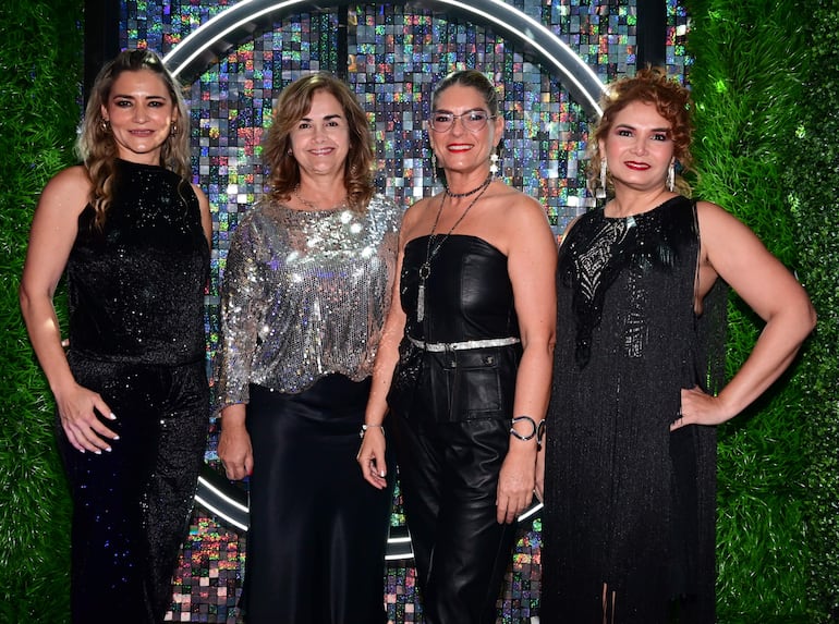 Teresita Martínez, Gloria Colmán, Gloria Marachi y Lida Sosa. 