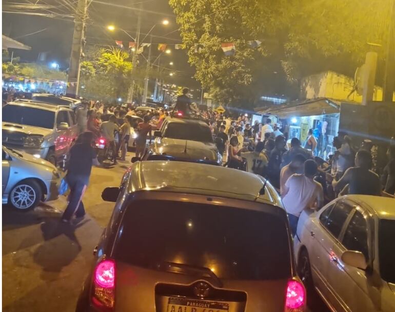 Bloquearon calle principal en Areguá en víspera de la fiesta patronal.