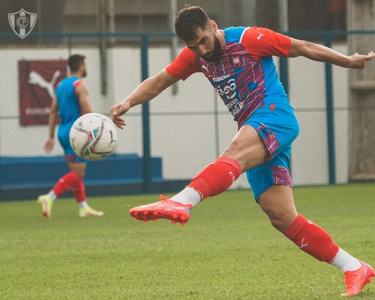 Alberto Espínola jugará en el Colón de Santa Fe