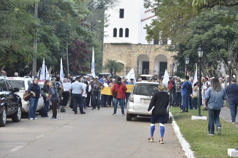 Manifestación de asegurados y jubilados del IPS.