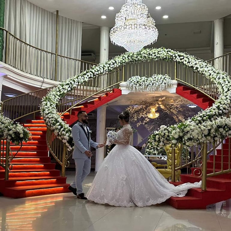 La celebración de la boda fue un un salón de Presidente Franco.