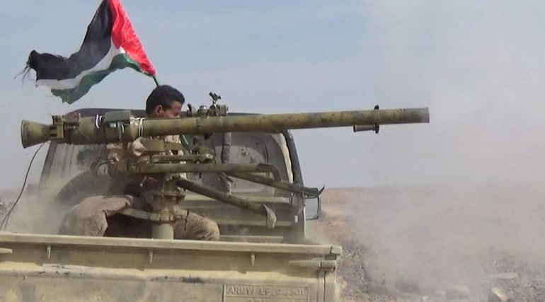 Combatientes hutíes durante un ejercicio de entrenamiento en las afueras de Saná, Yemen, el pasado sábado.