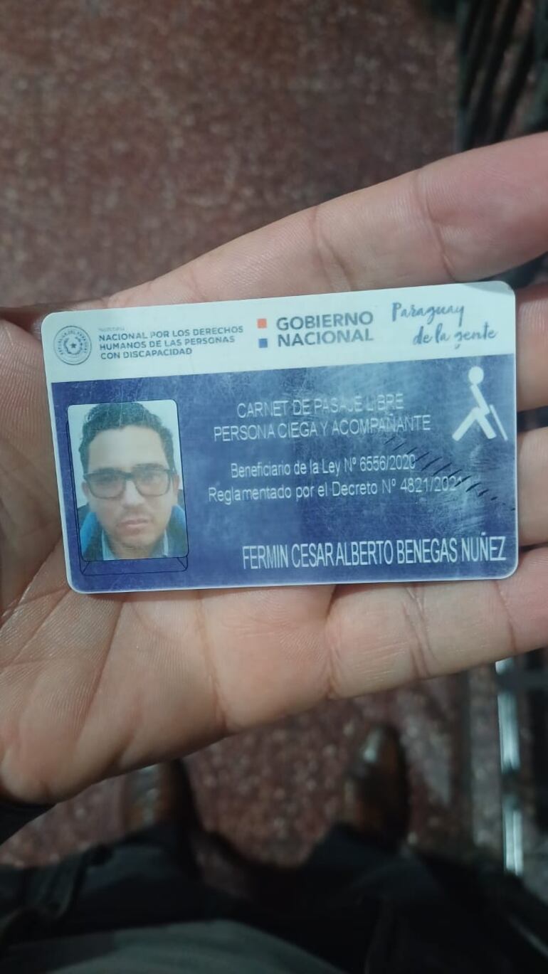 El carnet del denunciante.