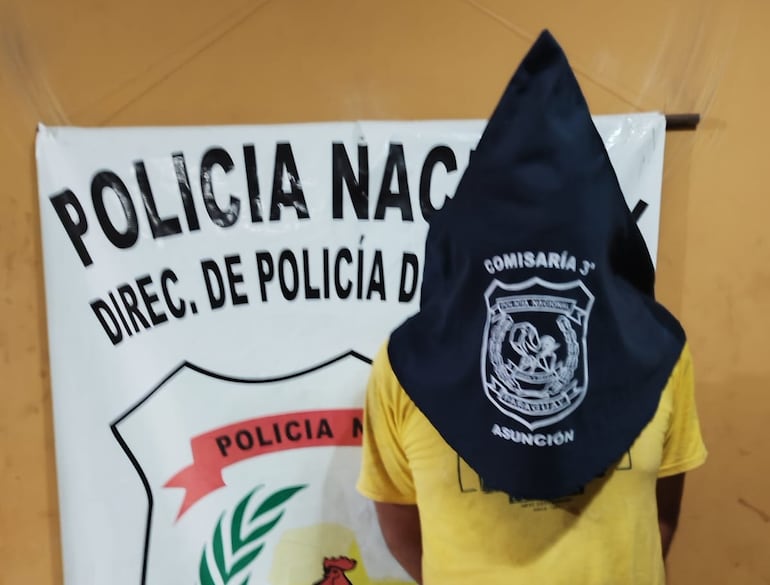 Este hombre fue aprehendido por tener en su poder 188 gramos de marihuana.