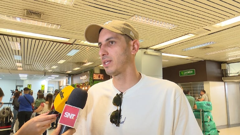 El futbolista paraguayo Roberto Jr. Fernández.