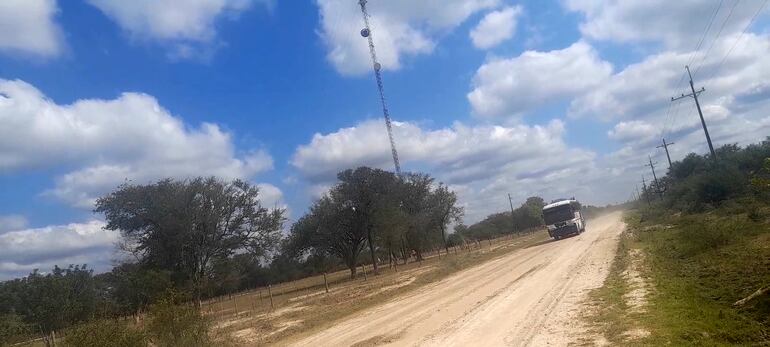 Los caminos de tierra se encuentran en buenas condiciones y van a permitir la llegada de unidades más modernas.