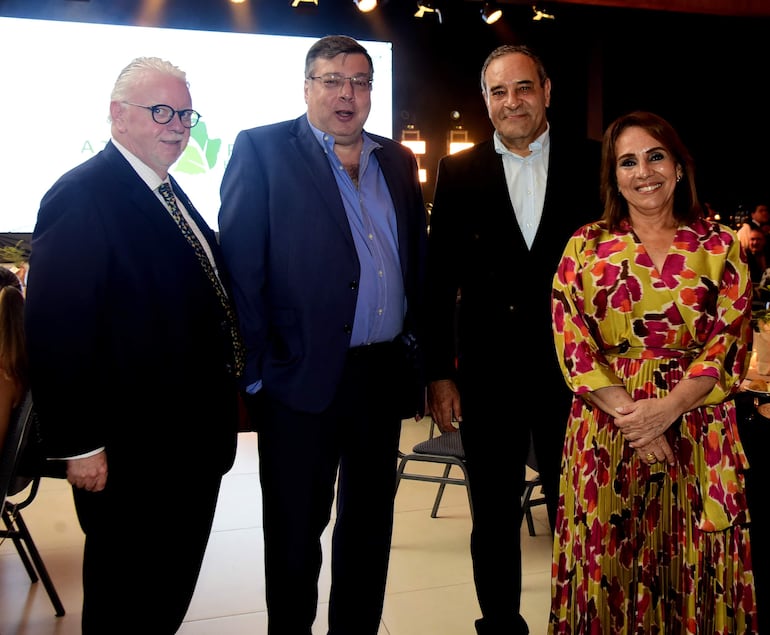 Conor McEnroy, Jerónimo Nasser, José Módica y María Irene Gavilán. 